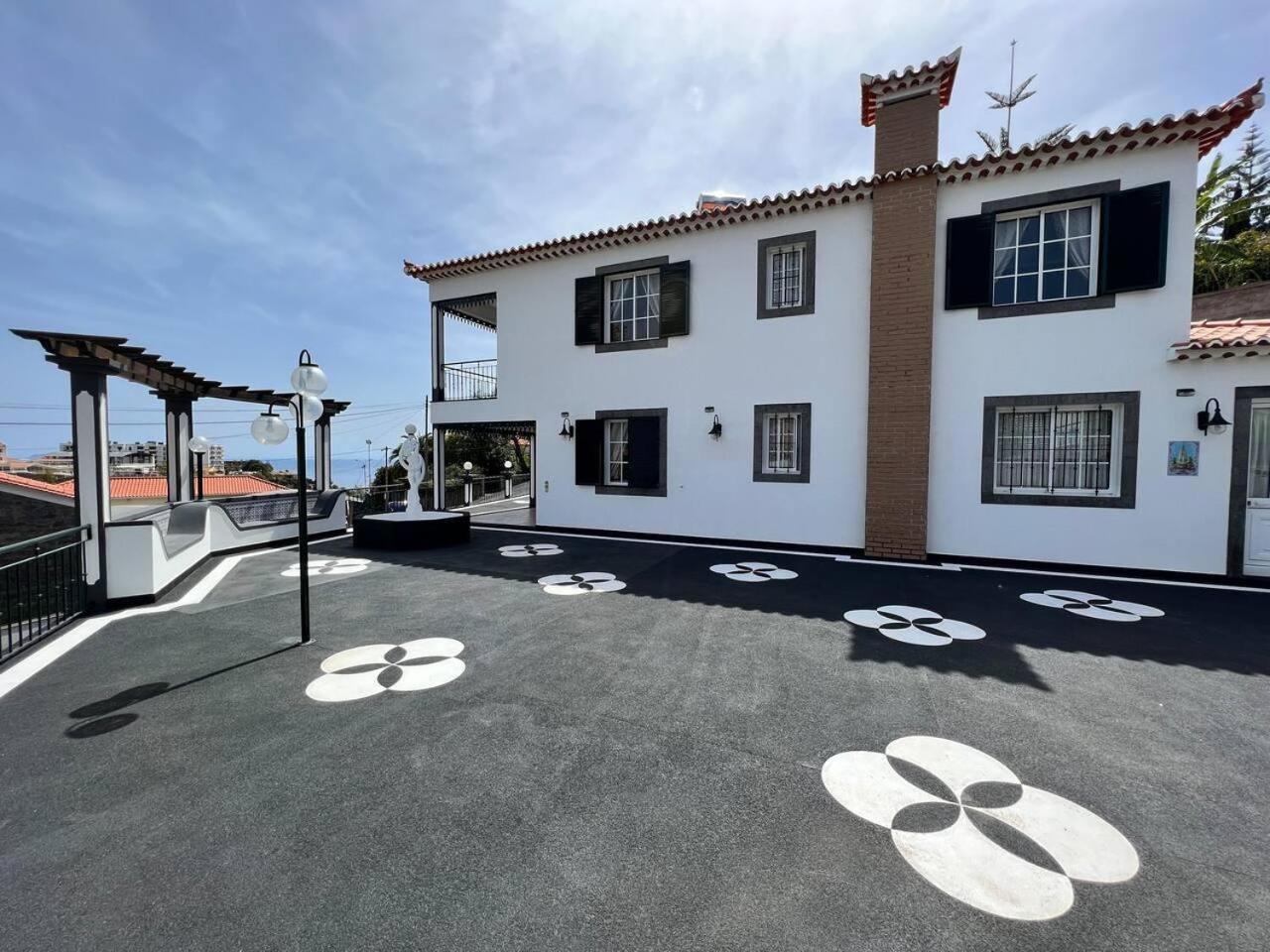 Comfortable 2-Bedroom Apartment For Relaxing Stays Funchal  Ngoại thất bức ảnh